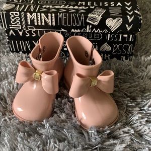 Mini Melissa baby boots